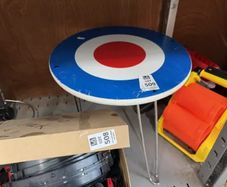 Retro Target bullseye small table