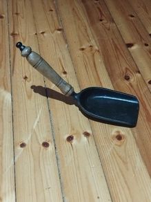 Vintage Style Cast Iron Coal Shovel
