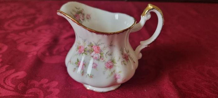 3 Piece Royal Albert / Paragon Victoriana Rose Bone China Gold Gilt Cake Plate, Sugar Bowl And Milk Jug Set Made In England