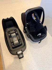 Maxi Cosi Pebble Plus and 2way Family Fix Base
