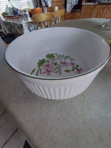 Vintage Souffle Oven or Serving Dish Wiled Mallow Ulster Ceramics Irish 20cm diameter and 7 cm. high made in Ireland
