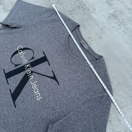 Grey Calvin Klein T-shirt