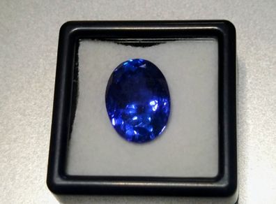10.4ct Natural Tanzanite Gemstone , Certified , Eye Clean , Oval Cut, Very Good