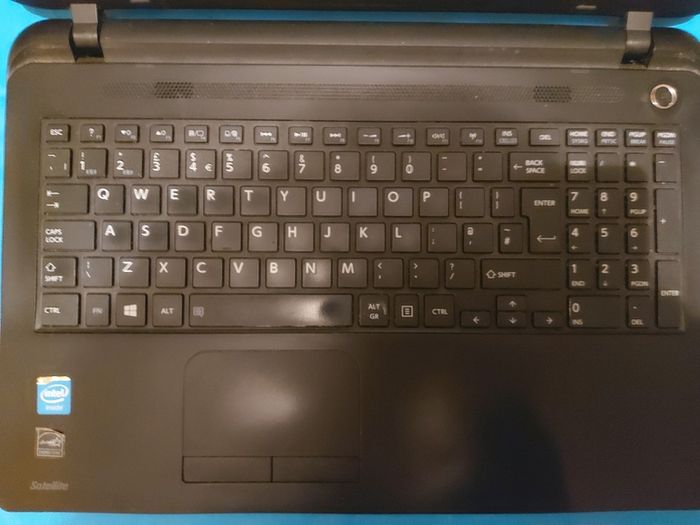 Toshiba Satellite C50-B-14D, Intel Celeron CPU N2830 2.1GHz, 4GB Ramm, 500GB HDD, Windows 10, Microsoft Edge, Chrome