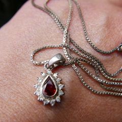 Vintage Sterling Silver 925 Isla Garnet Pendant Necklace 4,2g