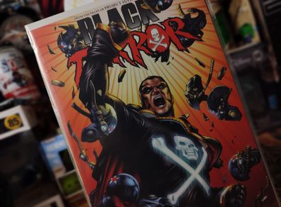 Black Terror ! Issue #6 ! Jonathan Lau Variant Cover ! 2009 ! by Dynamite Entertainment !