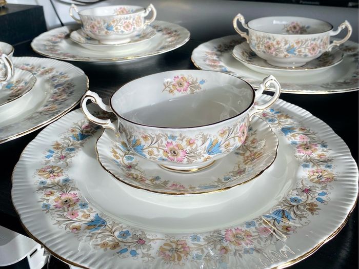 Paragon Meadowvale 18pcs Set China