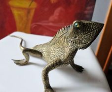 Vintage brass  Lizard