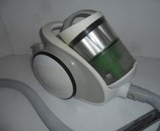 Bagless vacuum cleaner