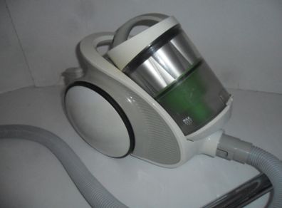 Bagless vacuum cleaner