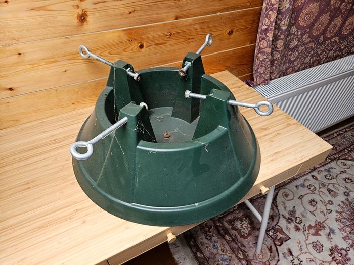 Christmas tree stand