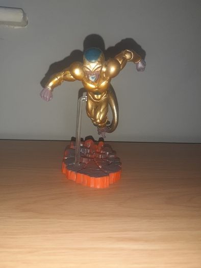 Dragon Ball Golden Frieza Figure