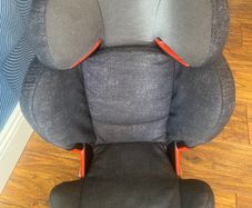 childs car seat