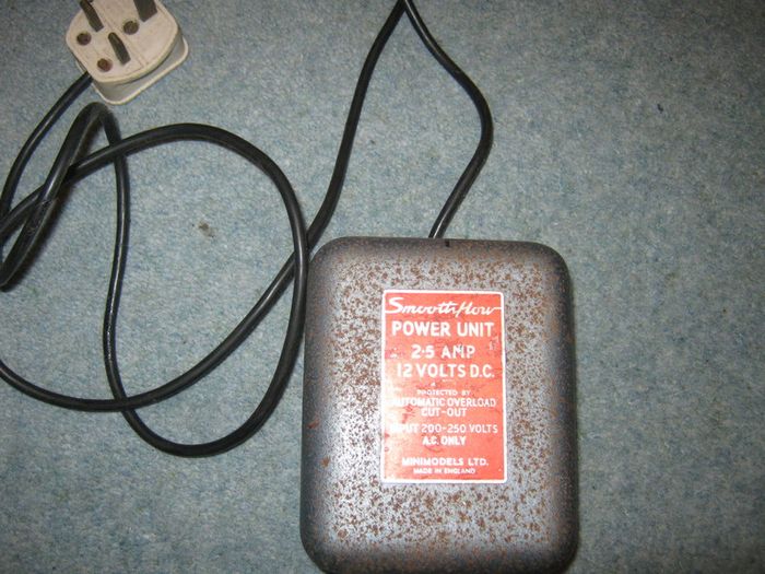Minimodels Smoothflow 2.5a 12v Output Power Unit 240v Input Gwo