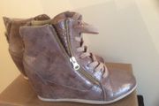 Ankle high top boots