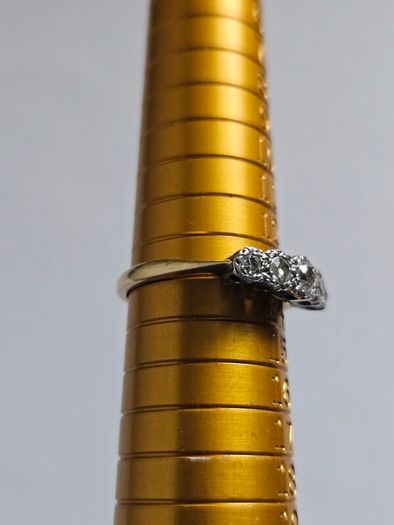 18ct Gold Diamond Ring