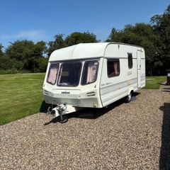 4 berth lunar caravan