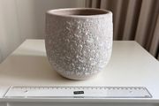 Decorative white planter/pot