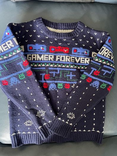 Gamer jumper size 6-7 y