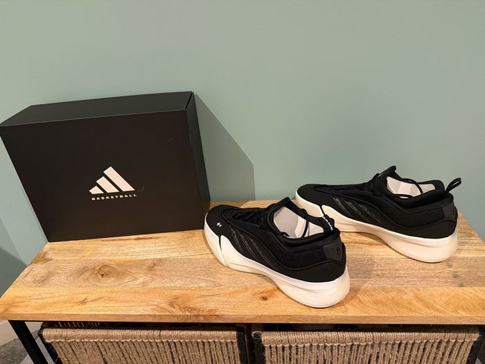 Adidas Dame 9 Size UK 11