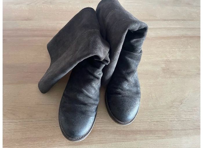 leather boots