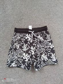 NEW.kids swim shorts. age 4/5