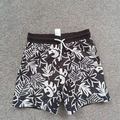 NEW.kids swim shorts. age 4/5