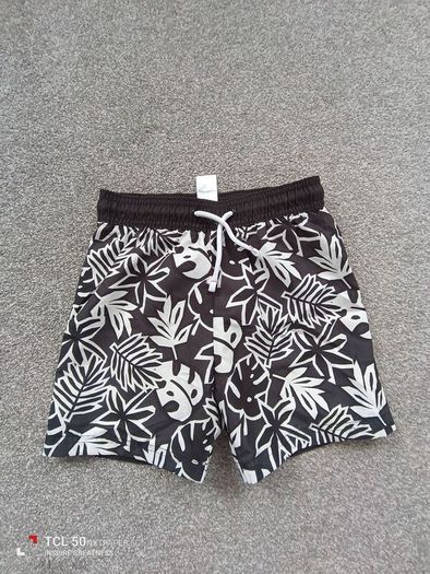 NEW.kids swim shorts. age 4/5