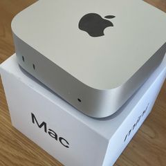 Mac mini M4 chip and monitor