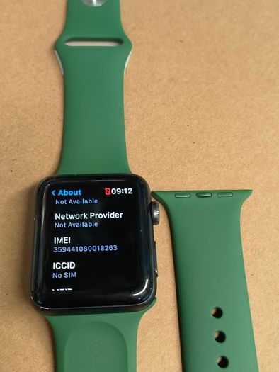 APPLE Watch Series 3 GPS LTE (Cellular) A1891- 42MM Black Aluminum Case with Green Band