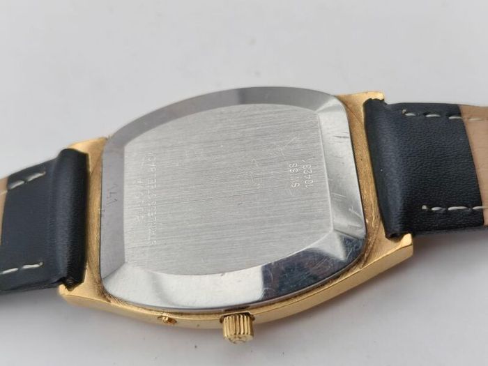 Vintage Bulova Swiss Quartz  Accuset  Day/Date  Gold-Tone Watch