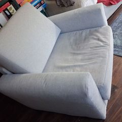 chair/fold out bed