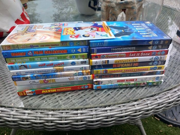DVDs for kids, mint condition discs, D18