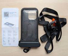 iPhone ESR - iPhone 15 Pro/14 Pro/13 Pro Waterproof Phone Pouch Pro