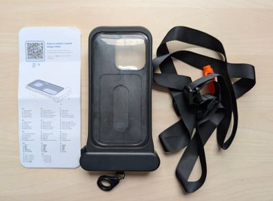 iPhone ESR - iPhone 15 Pro/14 Pro/13 Pro Waterproof Phone Pouch Pro