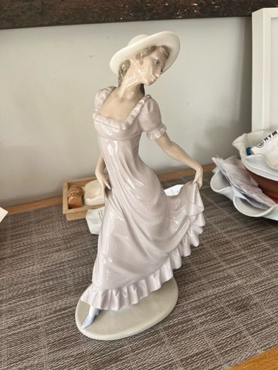 Lladro Figurine