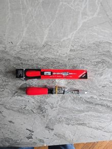 Automatic spiral ratchet screwdriver
