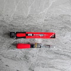 Automatic spiral ratchet screwdriver
