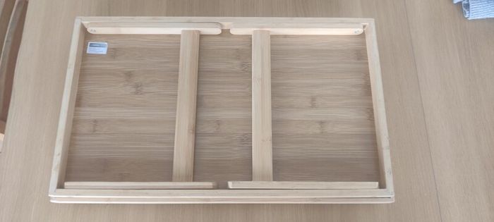 Tray table