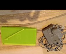 NINTENDO 2DS LITE (with stylus and charger)