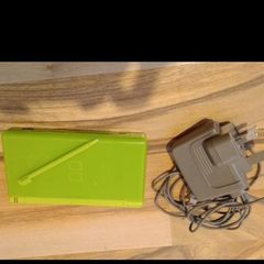 NINTENDO 2DS LITE (with stylus and charger)