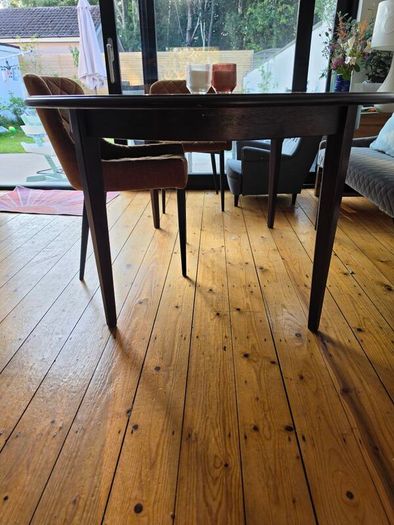 Elegant Mid-Century Modern Extendable Dining Table