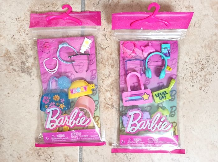 Barbie 2024 Mattel 2 x Barbie Fashionistas Fashion and Accessories GWD98 NEW