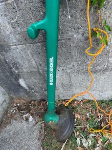 black and decker strimmer