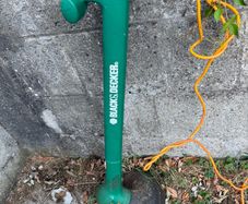 black and decker strimmer