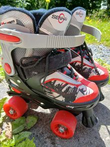 Senhai Roller Skates. Size 33-36.