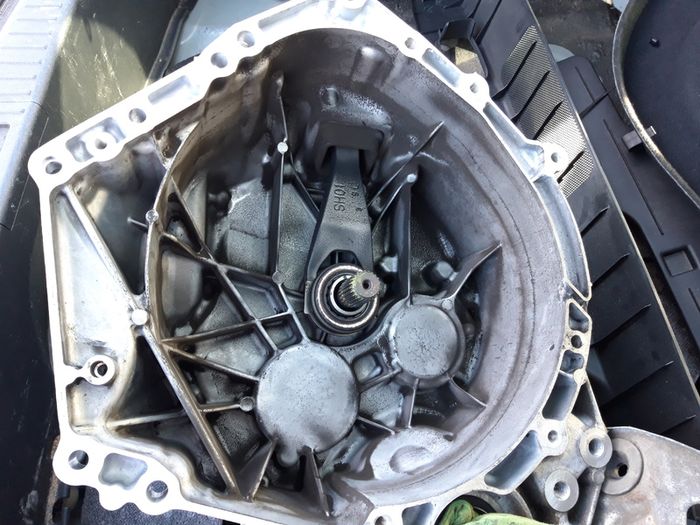 Mazda 3,6 2013-on , gearbox manual ,4TH0613152 D6040