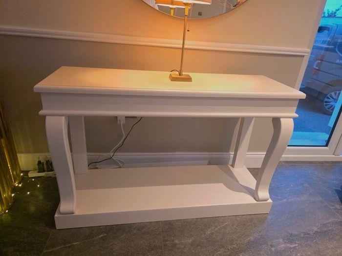 Scroll Console Table