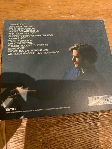 Jack Savoretti Singing to Strangers