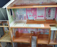 Dream Doll House- I really need to find a good home for it or it's in the skip by tomorrow night